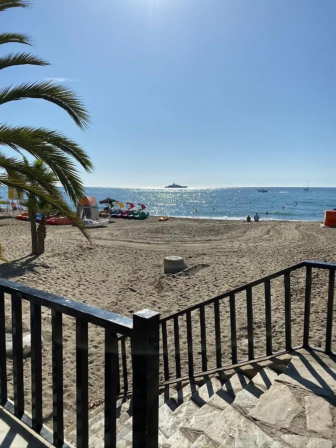Marbella Beach Sea Views City Center Apartment 0*,  Spagna